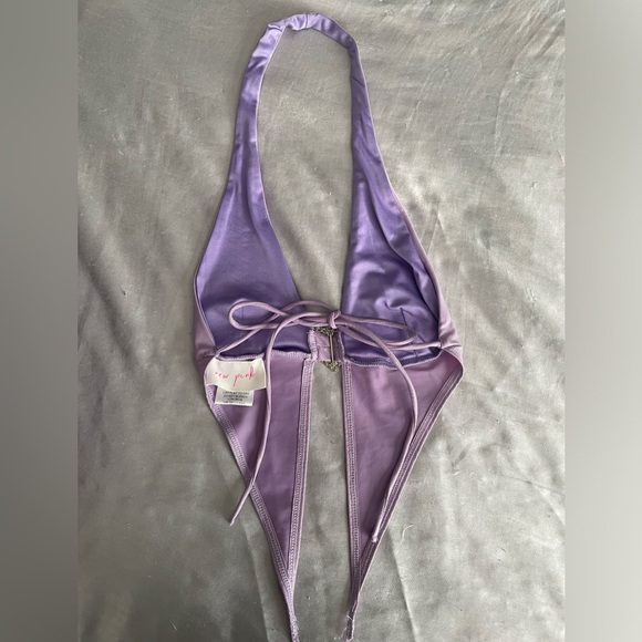 “New Pink” Halter Backless Top in the color purple (Size M) - Picture 2 of 2